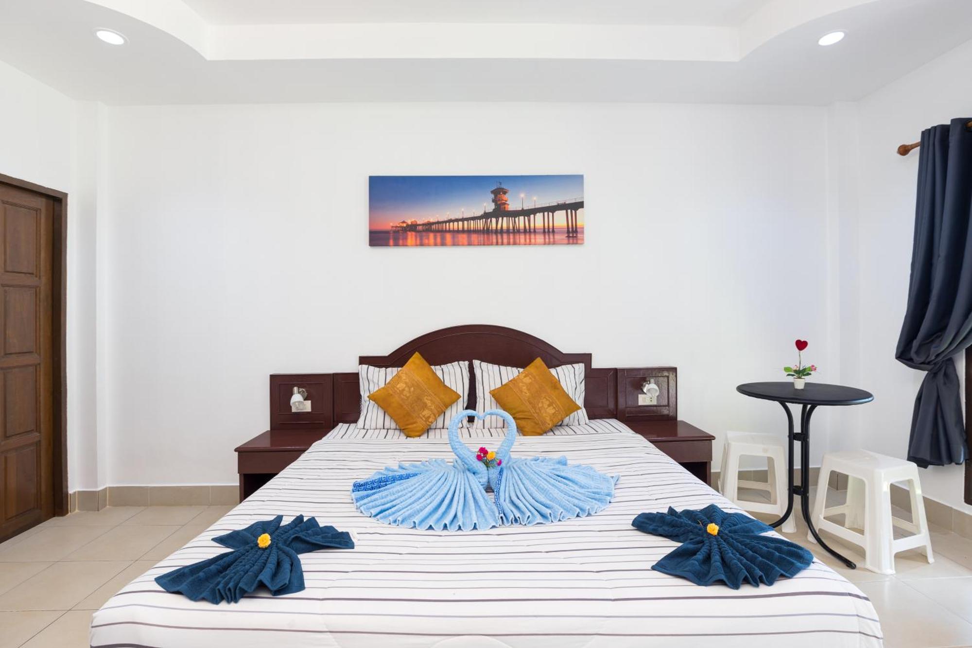 Hotel Grand View Patong Exterior foto